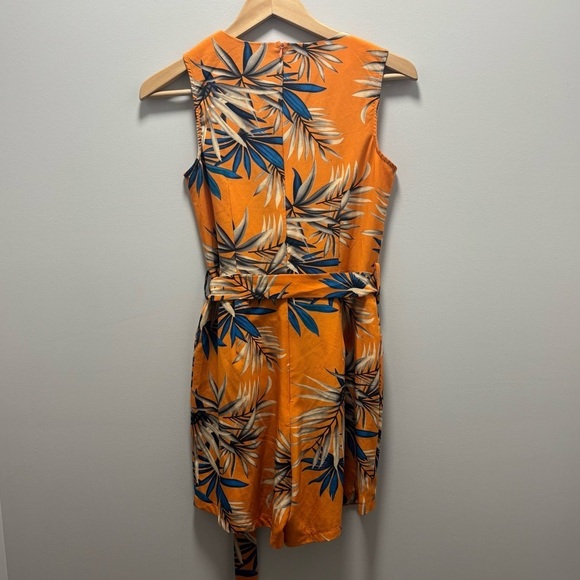 Papillon floral romper with faux pockets and buttons - Picture 2 of 8